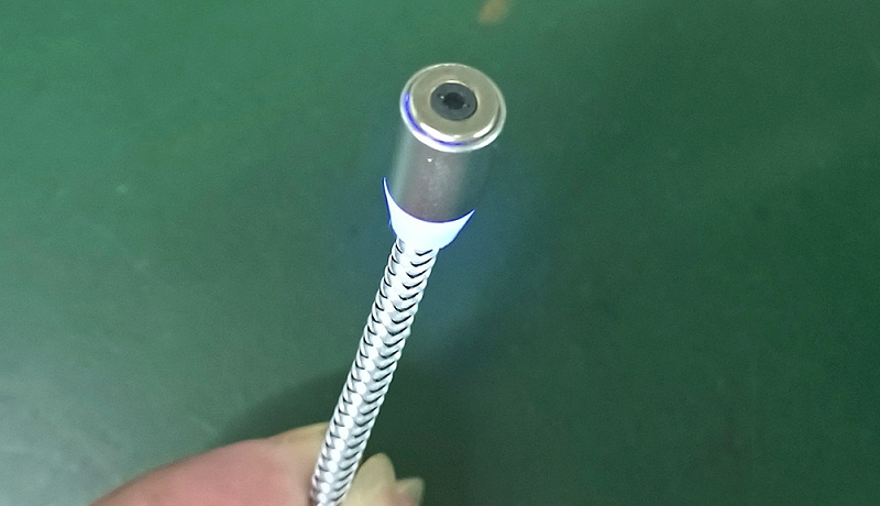 網(wǎng)紅搖搖杯磁吸充電線，短路自動斷電